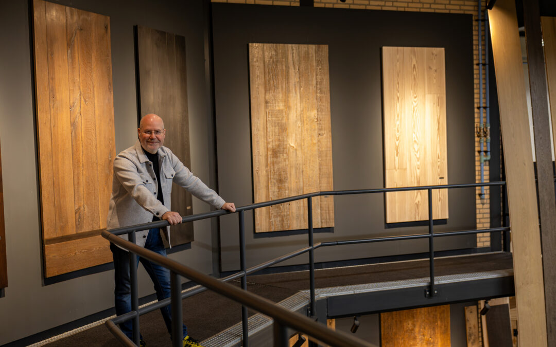 John, Manager Fabriek
